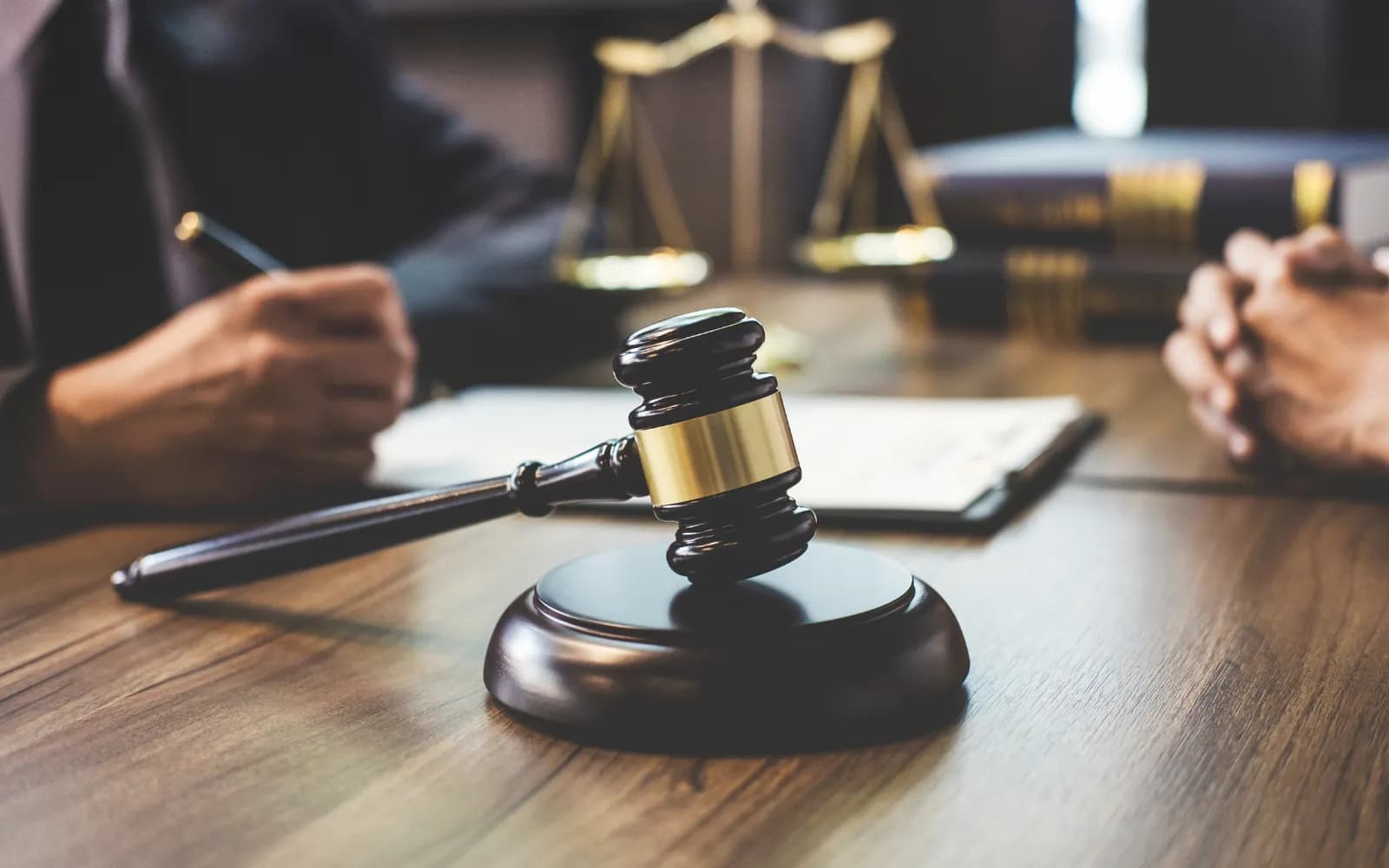Defensa en Procedimientos Sancionadores: Estrategias para Empresas y Particulares