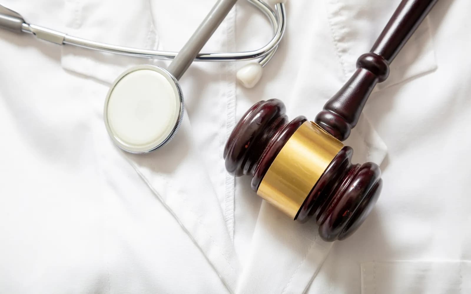 Responsabilidad Penal en el Ámbito Sanitario: Defensa de Profesionales Médicos