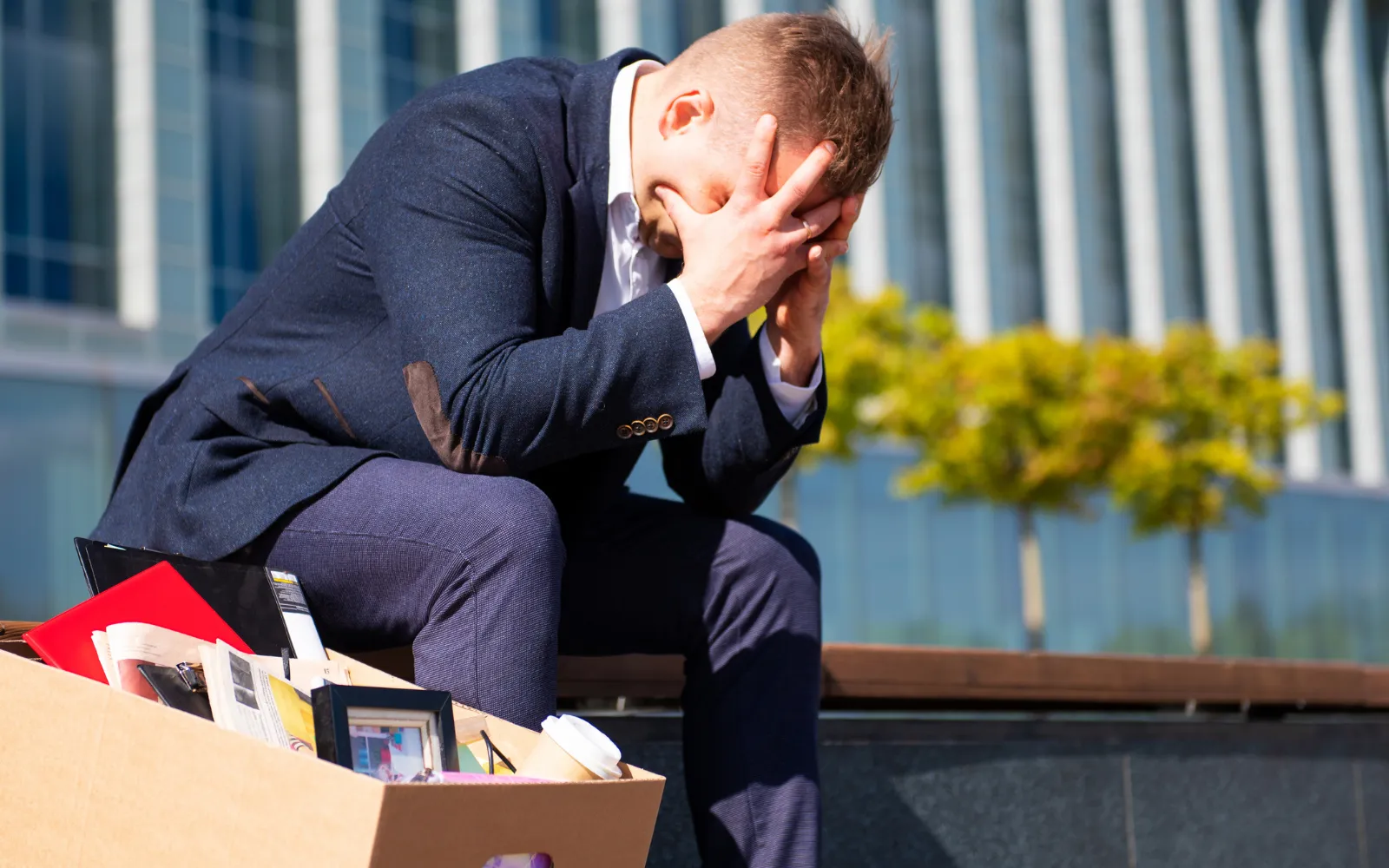 Despidos Colectivos: Cumplimiento Legal y Estrategias de Negociación